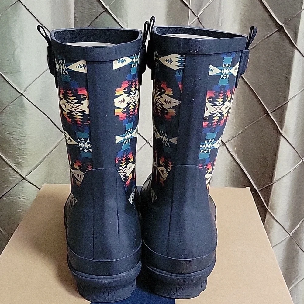 NWT- Pendleton ‘Tucson’ Mid-Calf Rain Boots
